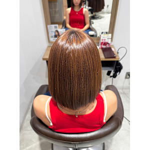 アイロン不要の艶感たっぷりストレート【三軒茶屋】