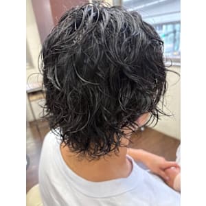 ミディアムパーマ - Urban suite【アーバンスウィート】掲載中