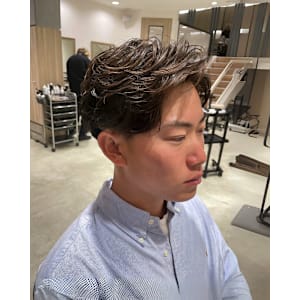 セットが楽になる自然な動きのパーマ【三軒茶屋】