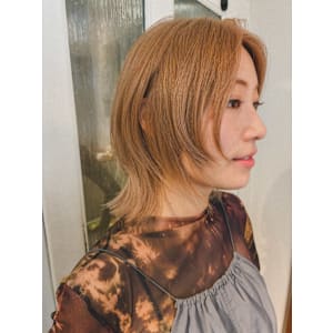 ベージュカラー/ミディアムレイヤー/顔周りレイヤー