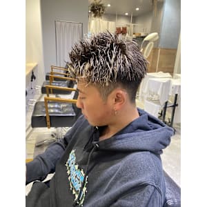 島田叶夢　メッシュ×スパイキーショート