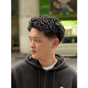 テーパーフェード×スパイキーショート