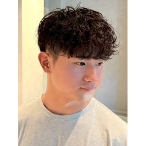 波巻きパーマ スパイラルパーマ 束感 ツーブロック 20代