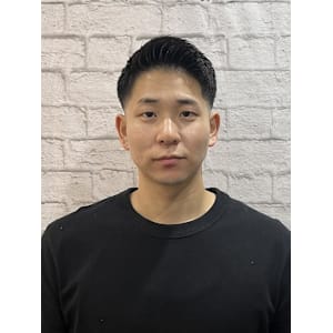 	清潔感と輪郭が引き締まるフェードスタイル - グレイスフルバーバー プラチナム【グレイスフルバーバー プラチナム】掲載中