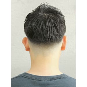 フェードカット［メンズカット/フェード/眉カット］