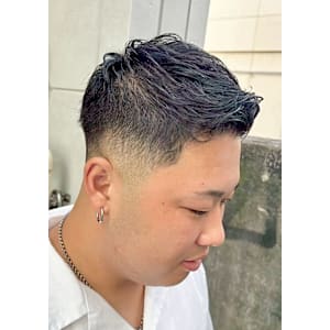 フェザーアップ［フェード/スキン/メンズカット］