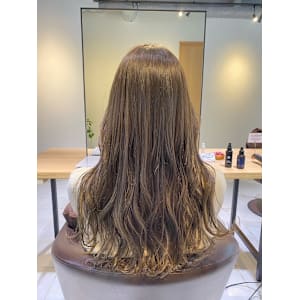 髪質改善ヘアエステ&縮毛矯正専門店Racicu×スタイル