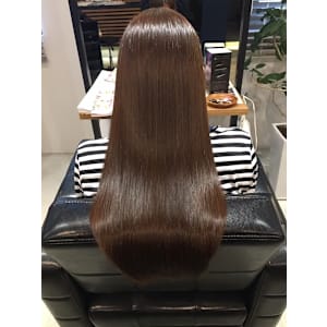 髪質改善ヘアエステ&縮毛矯正専門店Racicu×スタイル