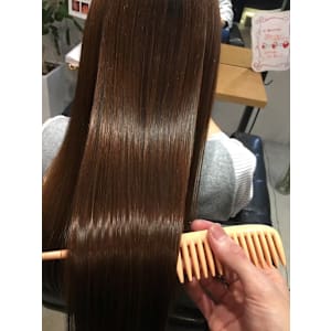 髪質改善ヘアエステ&縮毛矯正専門店Racicu×スタイル