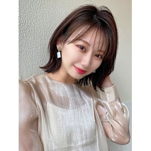 ぱっつん前髪にウルフレイヤーで小顔に×デザインカラー