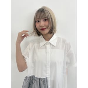 切りっぱなしボブ×ミルクティーアウターカラー