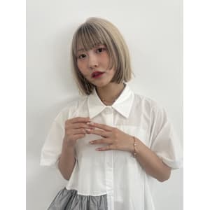 切りっぱなしボブ×ミルクティーアウターカラー