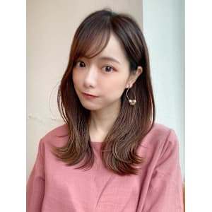 大人かわいいくびれヘアセミロング × ミルクティーベージュ