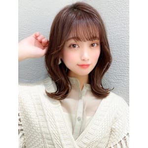 暗髪でも出せるこなれ感！フェイスレイヤー×くびれヘア