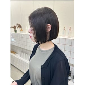 《花屋併設》ぱっつんボブ