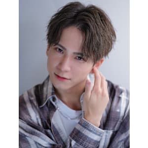 ツイストスパイラル　メンズヘア　センターパート