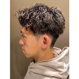 スパイラルパーマ - ヒロ銀座バーバーショップ難波店【ヒロギンザバーバーショップナンバテン】掲載中