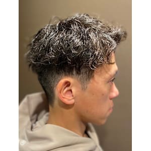 スパイラルパーマ - ヒロ銀座バーバーショップ難波店【ヒロギンザバーバーショップナンバテン】掲載中