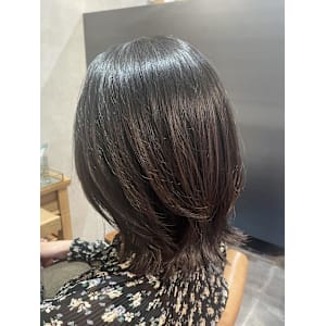 外ハネレイヤースタイル