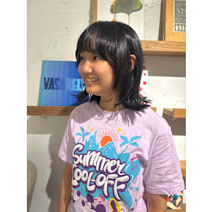 子供カットミディアムヘアそとはねスタイル