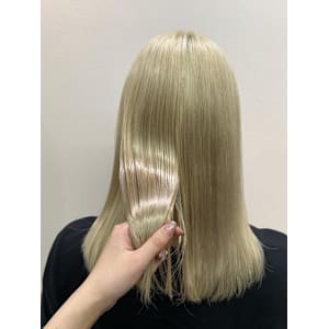 【ブリーチ毛でもツヤツヤ】上品ハイトーンカラー