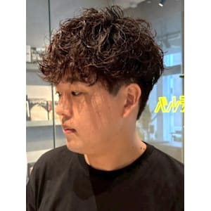 波巻きスパイラルパーマ 束感 ツーブロック メンズパーマ