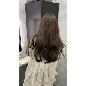 オリーブベージュ