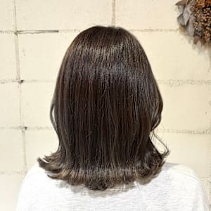 肩下外ハネ切りっぱなし×スモーキーグレーカラー【中川史菜】