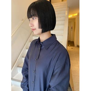 透明感暗髪ボブ