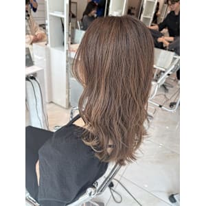 柔らかベージュ