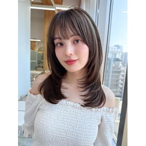 暗髪でも出せるこなれ感！フェイスレイヤー×くびれヘア