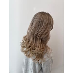 ミルクティーベージュ