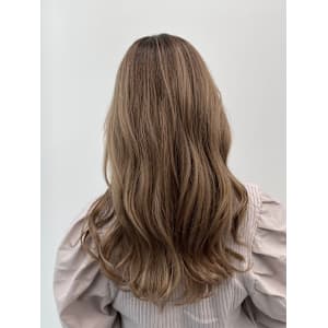 ライトベージュ