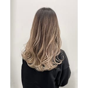 ライトベージュグラデーション