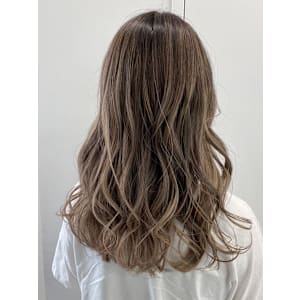 ミルクティーベージュ