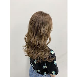 ベージュカラー