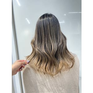 ナチュラルバレイヤージュ