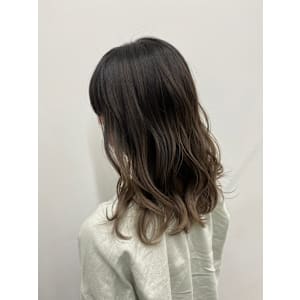 ハイライトカラースタイル - Flora by siesta【フローラ バイ シエスタ】掲載中