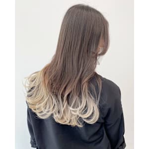 ハイトーン裾ブリーチカラー