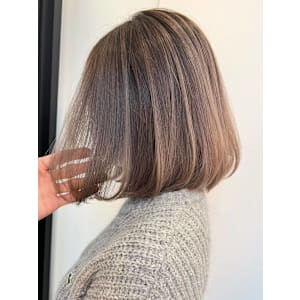 アッシュベージュボブ