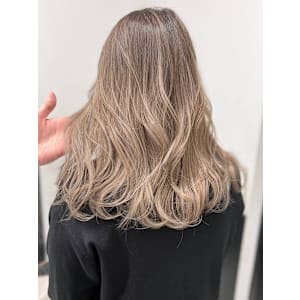 ミルクティーベージュ