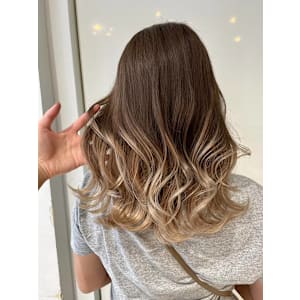 ベージュグラデーション