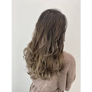 ベージュカラー