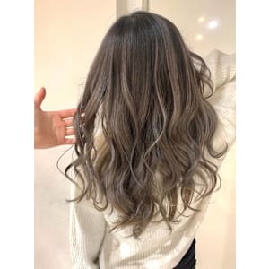 グレージュバレイヤージュ