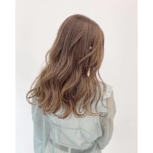 ハイトーンアッシュベージュ