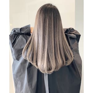 透明感ベージュバレイアージュ