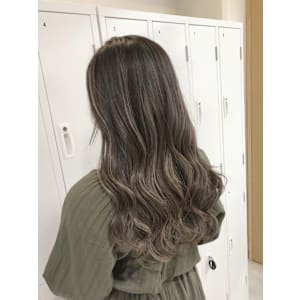 Lusso chiaro　西池袋店×スタイル