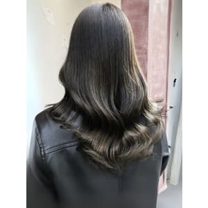 オリーブグレージュカラー 透明感カラー 20代 プルエクステ