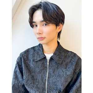 爽やかセンターパートメンズカット秋パーマゆるめ