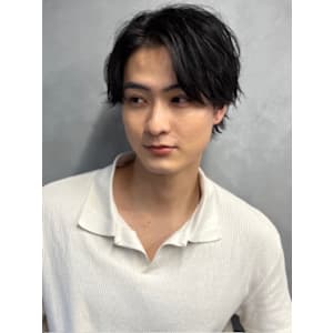 抜け感と動きを活かしたスパイラルセンターパート